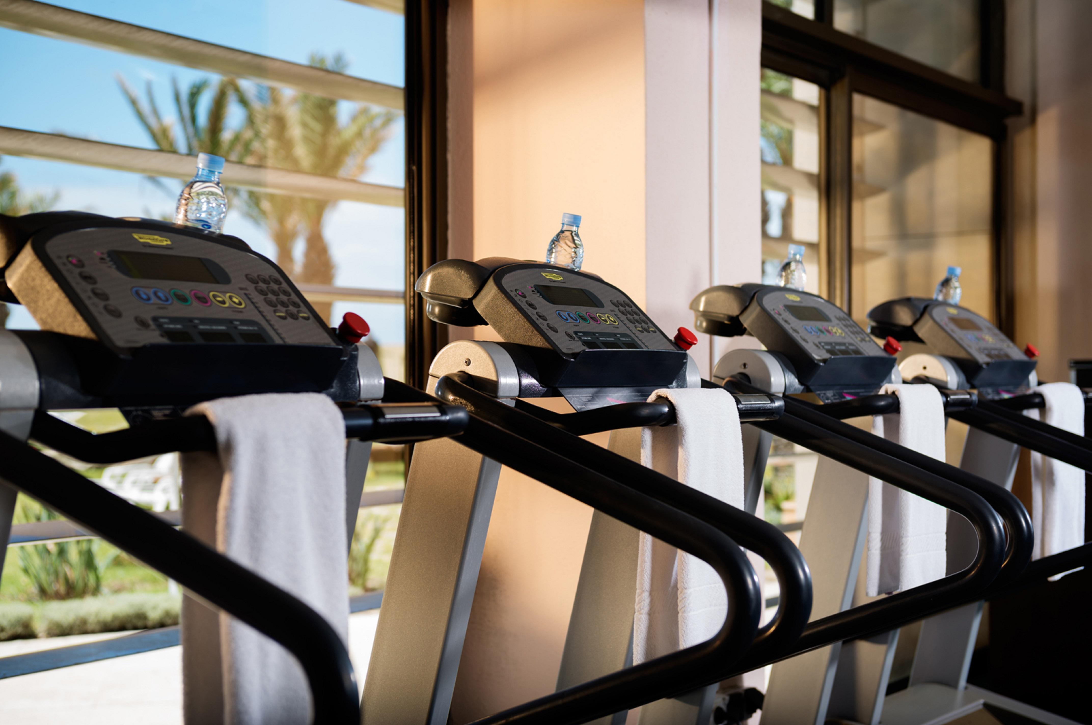 Moevenpick Hotel & Casino Malabata Tanger Exterior foto Treadmills at a gym