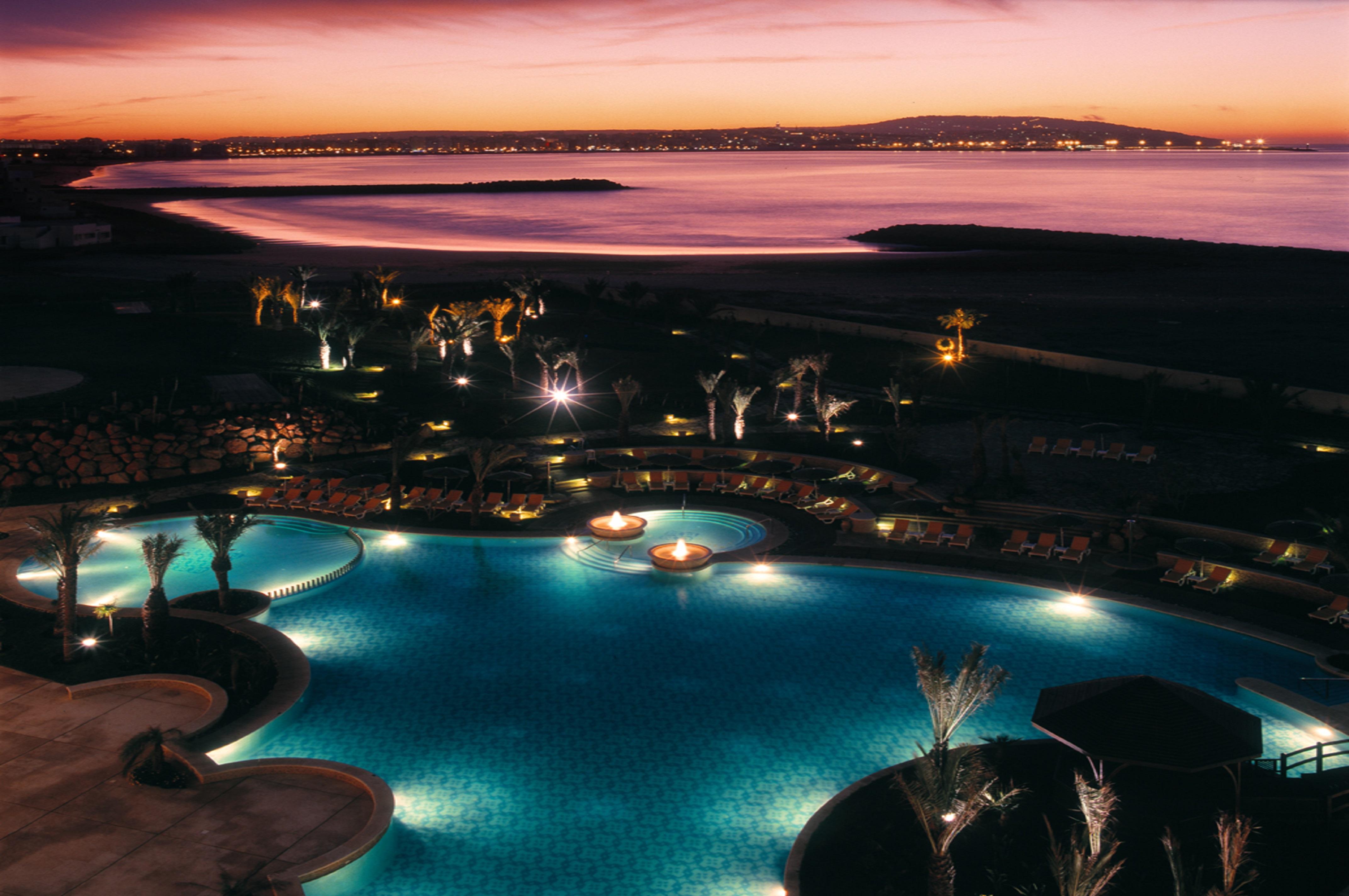 Moevenpick Hotel & Casino Malabata Tanger Exterior foto The Atlantis Paradise Island resort