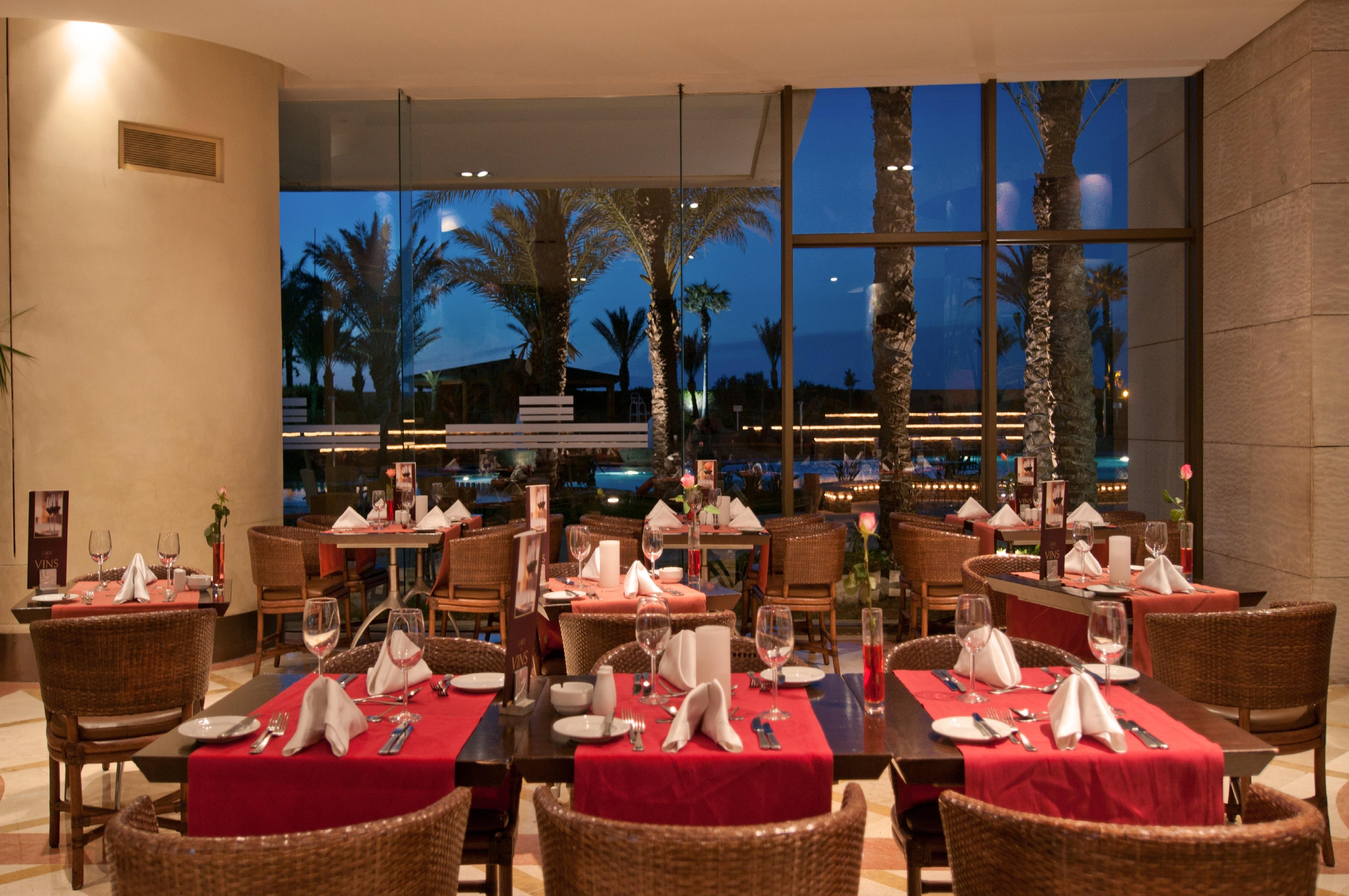 Moevenpick Hotel & Casino Malabata Tanger Exterior foto The restaurant