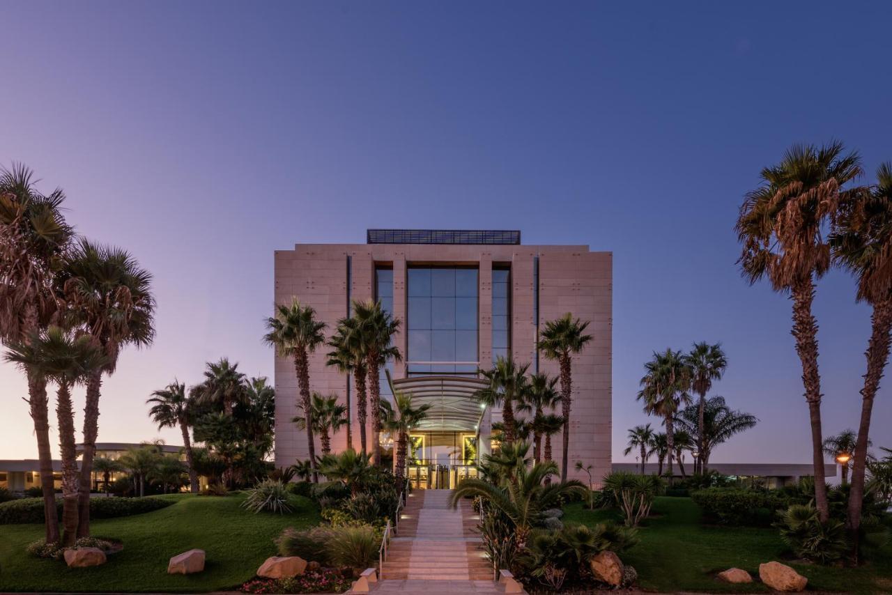 Moevenpick Hotel & Casino Malabata Tanger Exterior foto The main entrance of the hotel