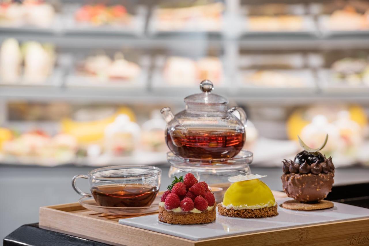 Moevenpick Hotel & Casino Malabata Tanger Exterior foto Tea and pastries